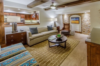 Signature Room, 3 Bedrooms, Non Smoking | 1 bedroom, in-room safe, blackout drapes, iron/ironing board at Holiday Inn Club Vacations Scottsdale Resort, an IHG Hotel