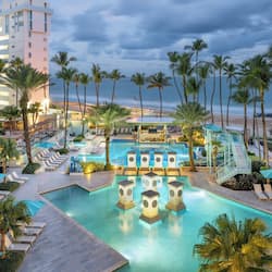 2 outdoor pools, pool umbrellas