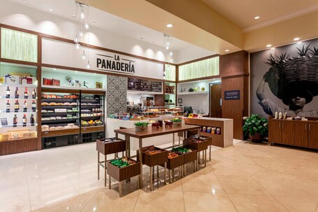 San Juan Marriott Resort and Stellaris Casino - Image 24