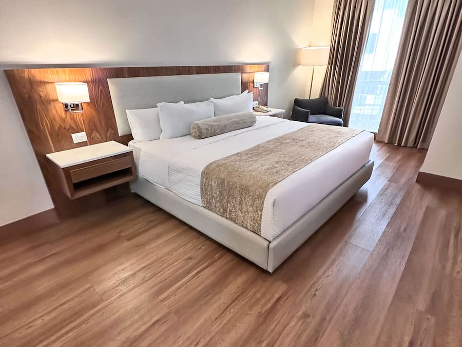 Standard (Luxor King) | Premium bedding, in-room safe, desk, laptop workspace