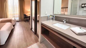 Superior Suite | Premium bedding, in-room safe, desk, laptop workspace