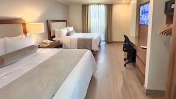 Double Room (Luxor Doble) | Premium bedding, in-room safe, desk, laptop workspace