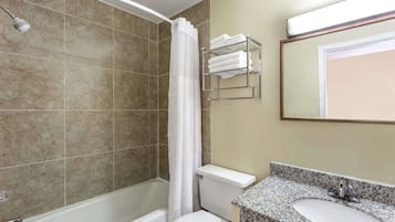 Combined shower/bathtub, deep-soaking bathtub, free toiletries