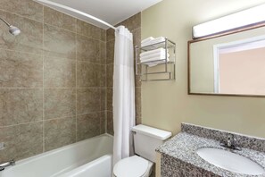 Combined shower/bathtub, deep-soaking bathtub, free toiletries