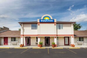 Exterior - Days Inn by Wyndham Plymouth (Plymouth)