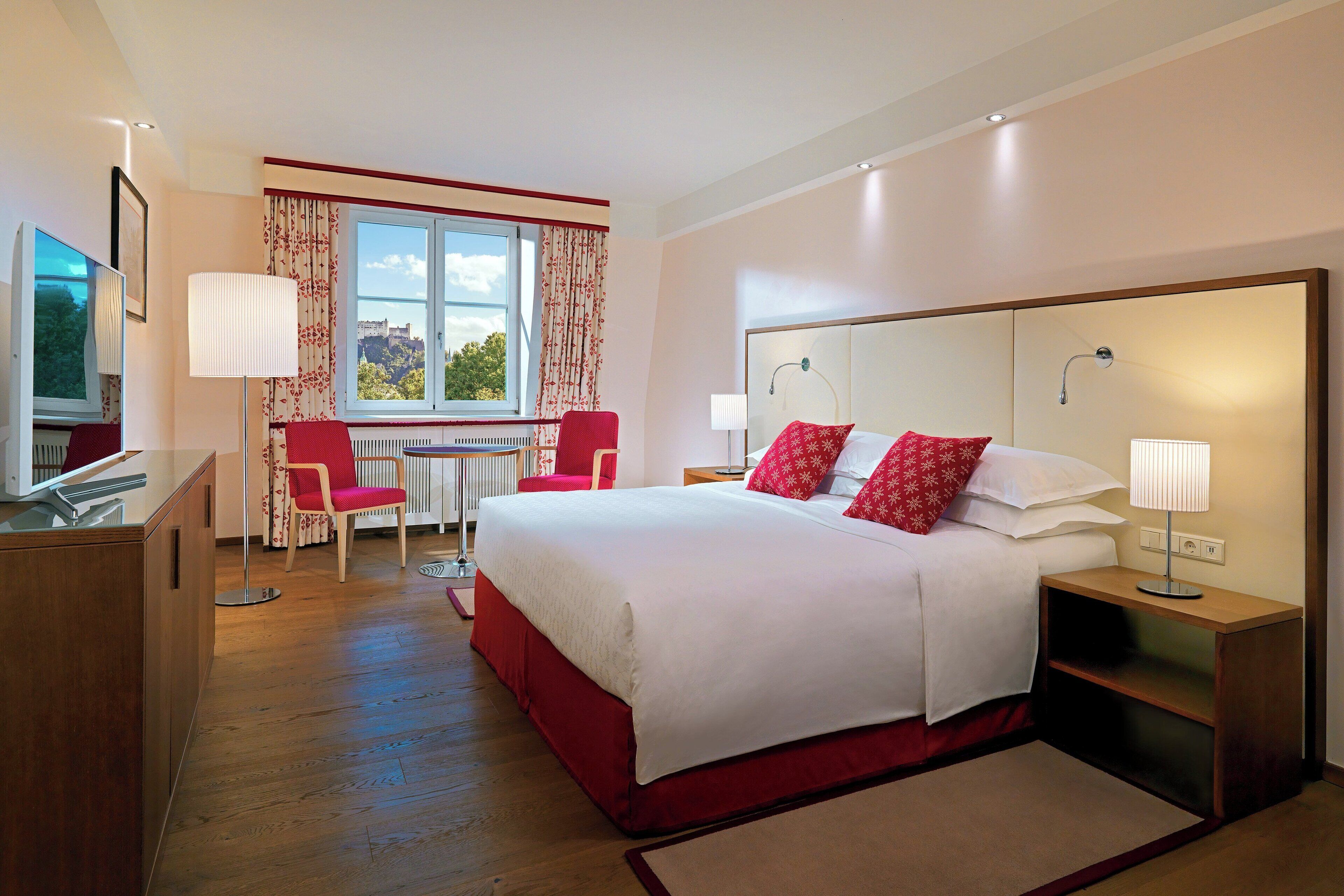 Deluxe-Zimmer, 1 King-Bett, Parkblick | Hochwertige Bettwaren, Minibar, Zimmersafe, Schreibtisch