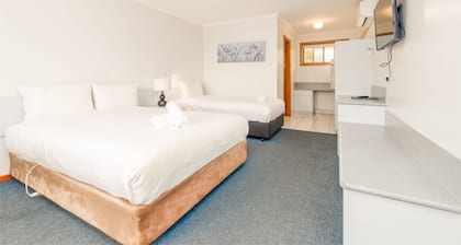 Seasonal South Motel & Function Centre