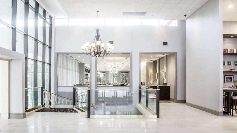 DoubleTree by Hilton Hotel Charlottesville