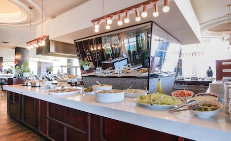 Breakfast, lunch, dinner served; ocean views. The Blue Waters Hotel