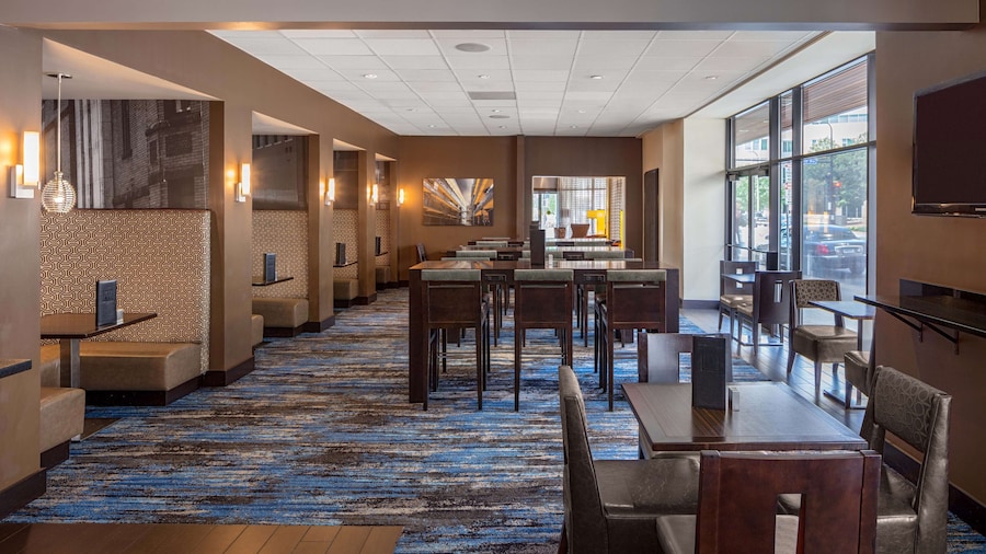 DoubleTree Suites by Hilton Minneapolis Downtown