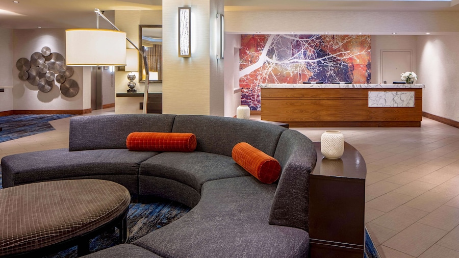 DoubleTree Suites by Hilton Minneapolis Downtown