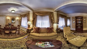 Suite presidencial, 1 llit de matrimoni gran | Sala d'estar | Televisor de pantalla plana i reproductor de DVD 