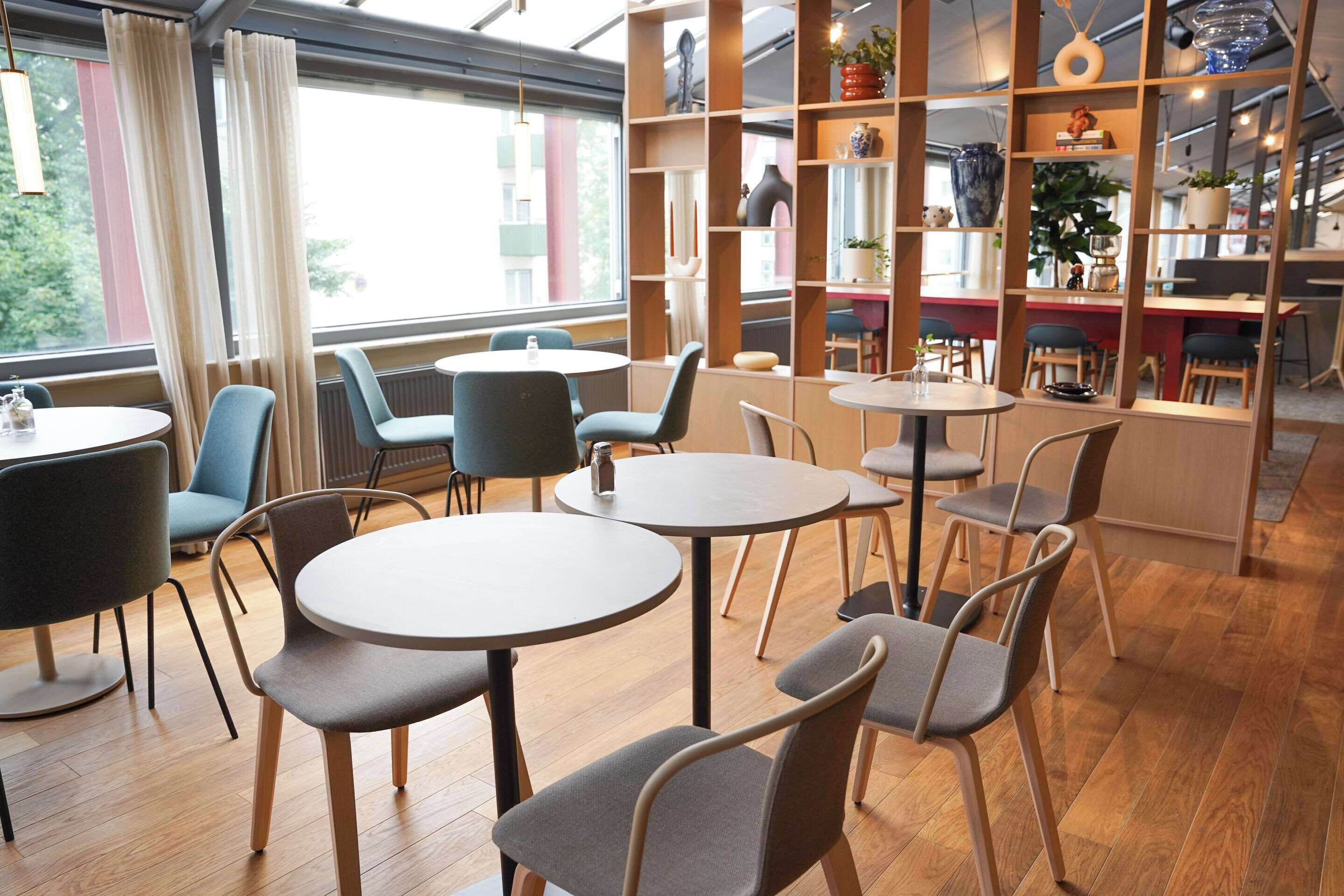 Daily buffet breakfast (SEK 175 per person)