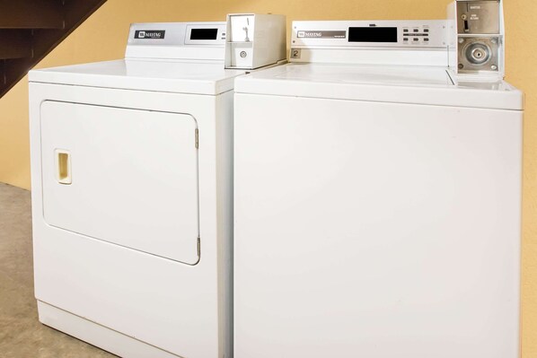 Laundry room - Days Inn by Wyndham Tallulah (Tallulah)