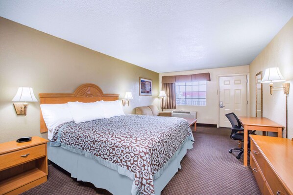 Internet, alarm clocks - Days Inn by Wyndham Tallulah (Tallulah)