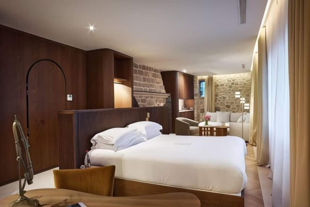 1 bedroom, minibar, in-room safe, individually furnished