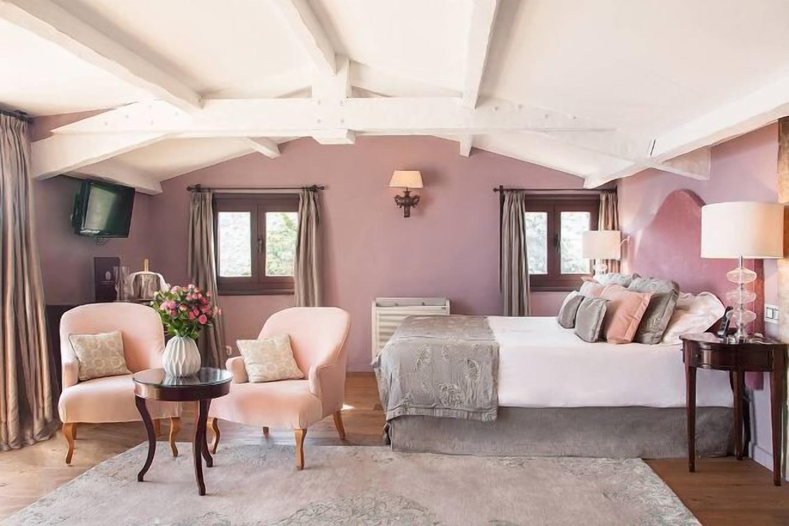 Minibar, in-room safe, individually furnished, blackout drapes