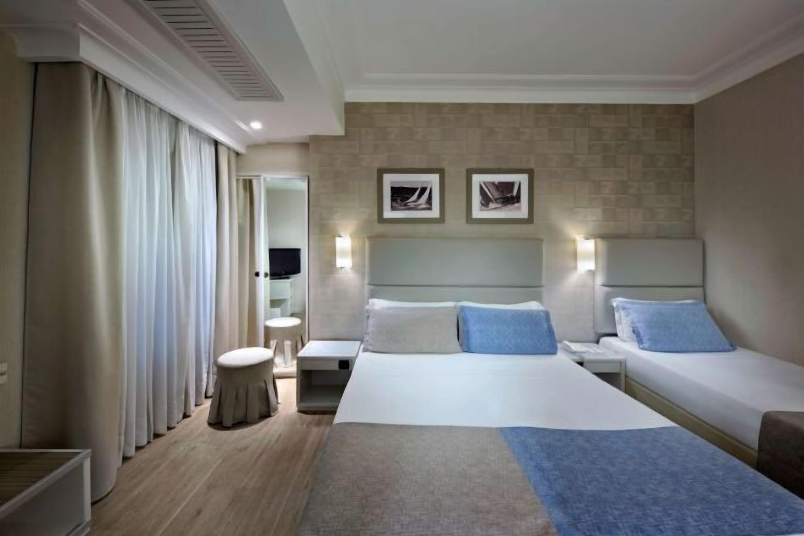 Down duvets, minibar, in-room safe, desk