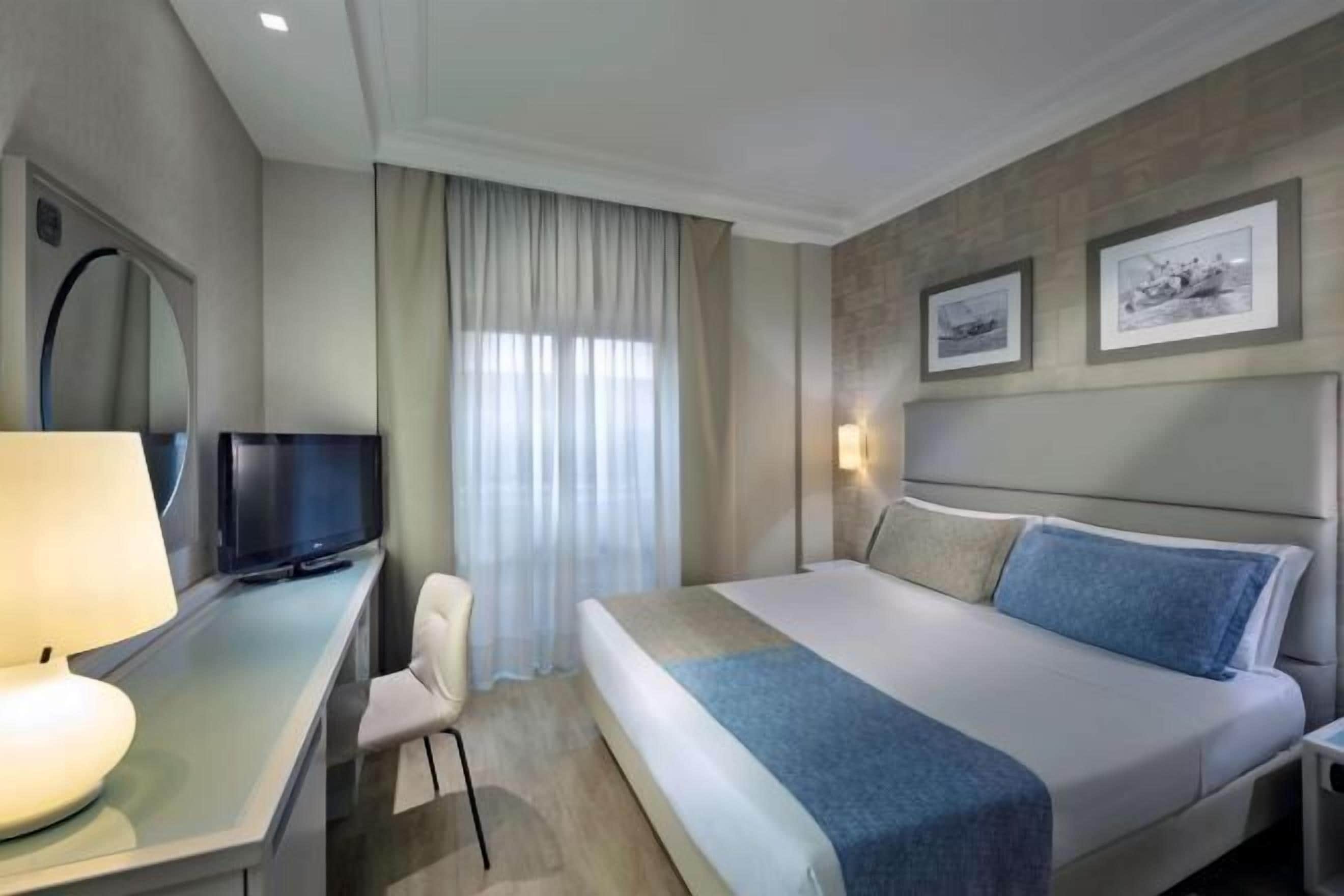 Down duvets, minibar, in-room safe, desk