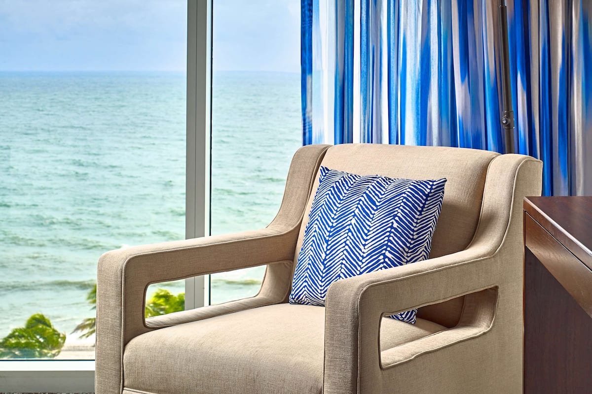 egyptian cotton sheets, premium bedding, down duvets, pillow-top beds