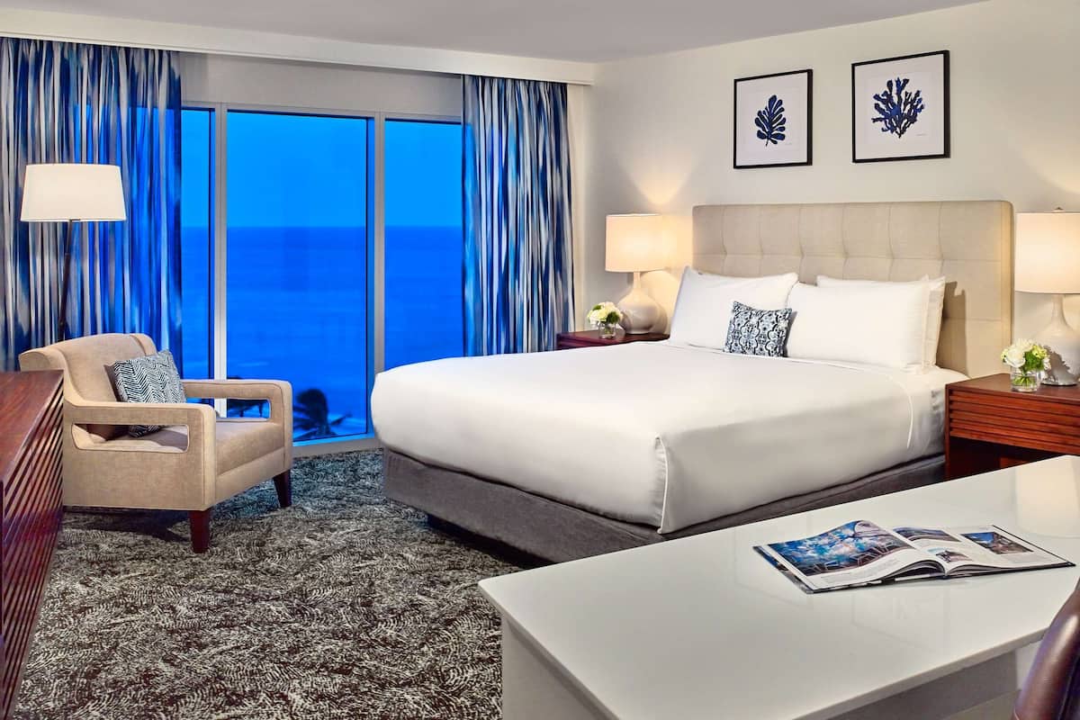 Premier Room, 1 King Bed, Ocean View (Preferred Ocean Curve King)