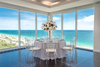 Indoor wedding at Sonesta Fort Lauderdale Beach