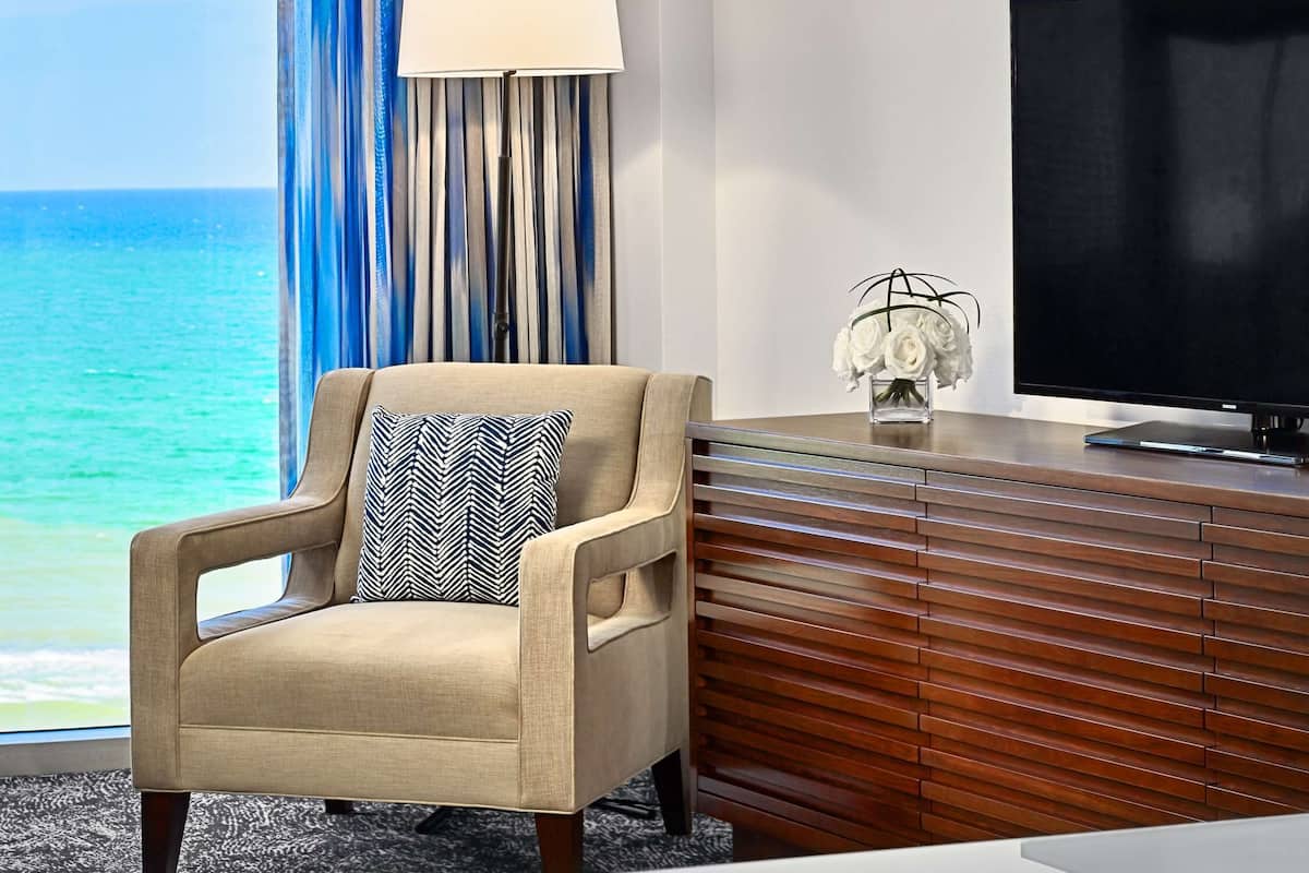 Egyptian cotton sheets, premium bedding, down comforters, pillowtop beds