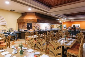 Tägliches Frühstücksbuffet gegen Gebühr