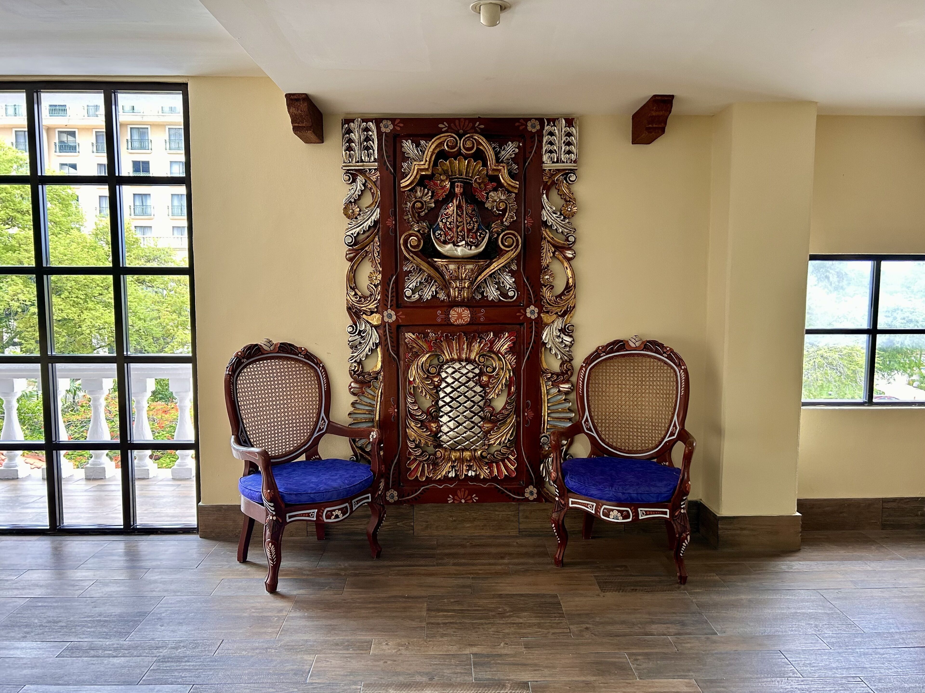 32-inch lcd tv with cable channels, tv, offices