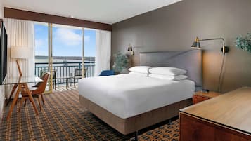 Suite, 1 King Bed, Non Smoking, Bay View (Point Loma) | 1 bedroom, premium bedding, in-room safe, desk