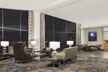 Sitting area in hotel lobby at Wyndham San Diego Bayside