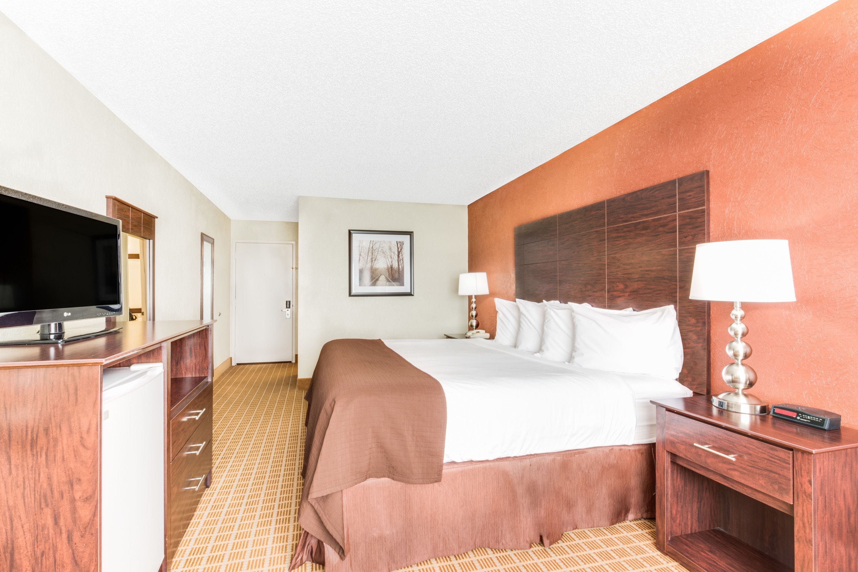 desk, laptop workspace, iron/ironing board, free cots/infant beds