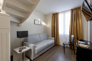 Junior Duplex | In-room safe, individually decorated, individually furnished