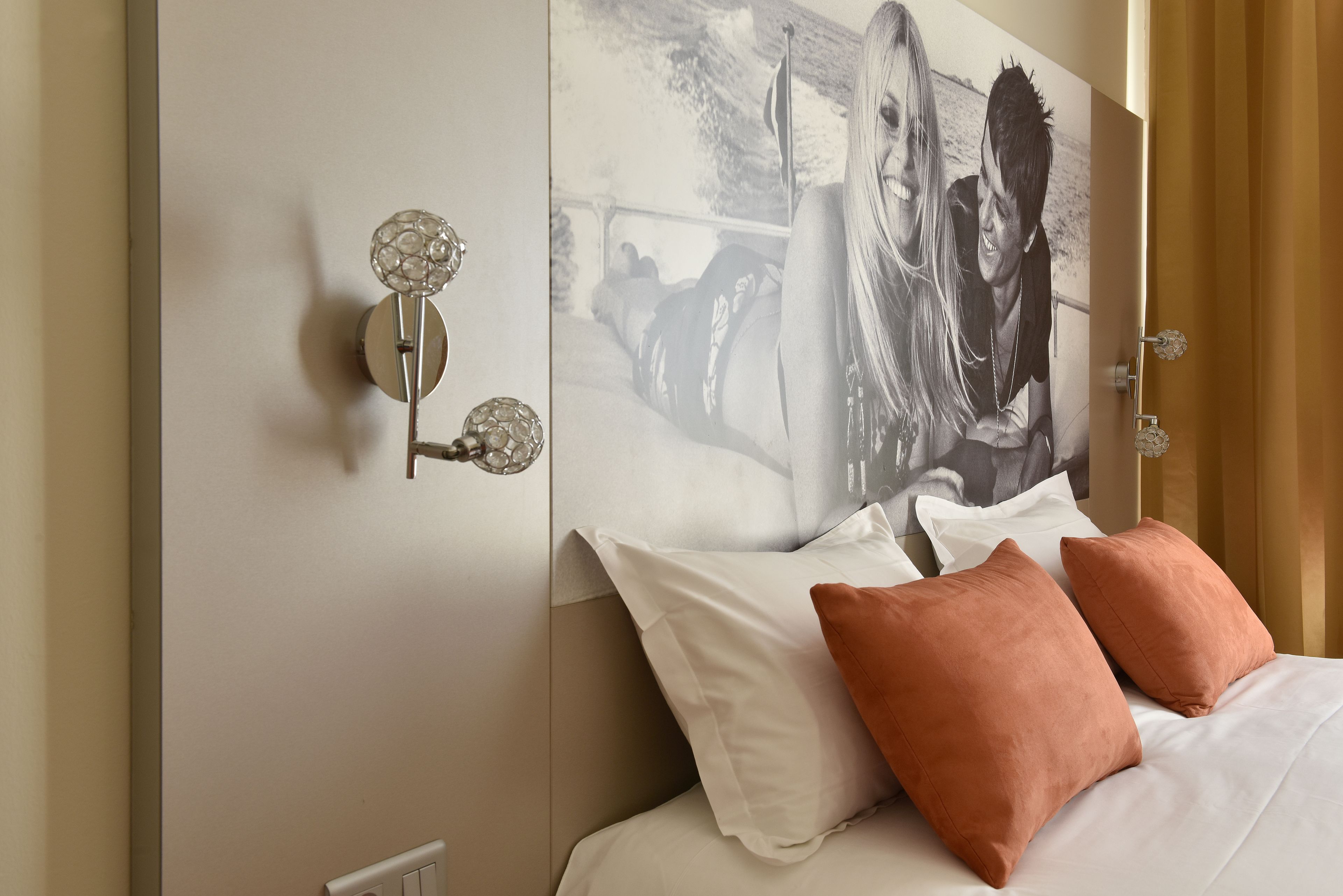 superior double room | in-room safe, individually decorated, individually furnished