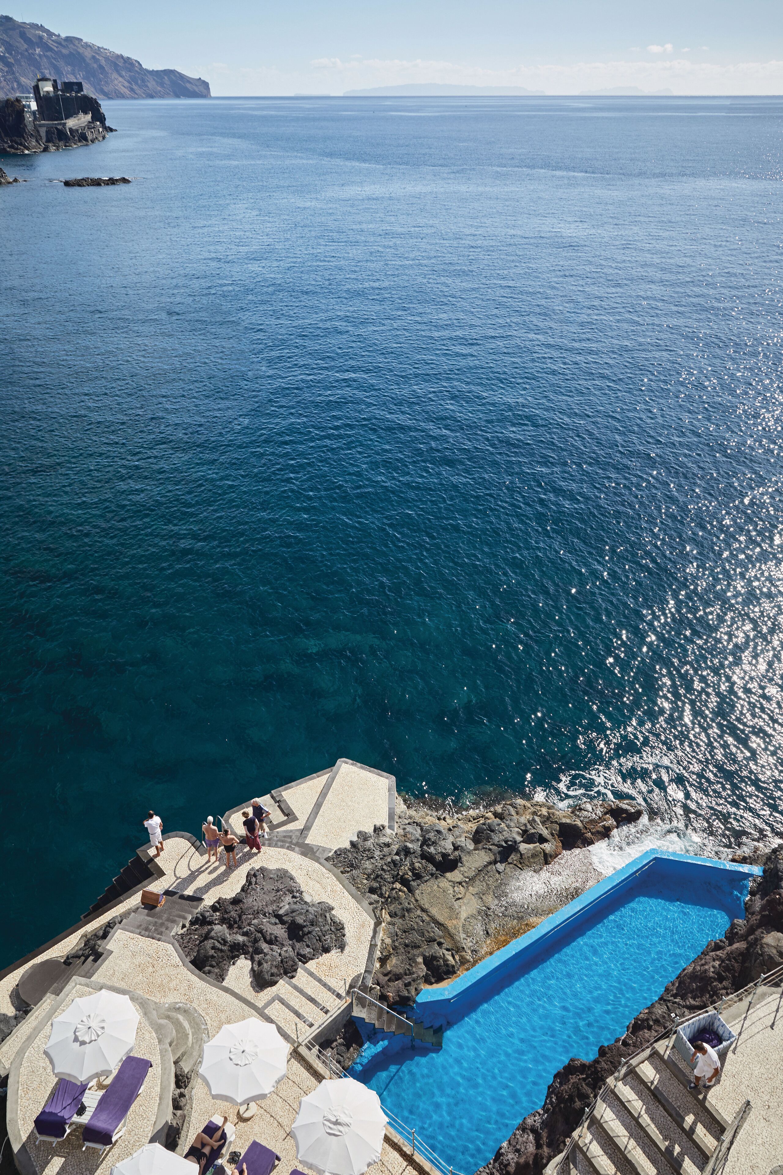 2 outdoor pools, pool umbrellas, pool loungers