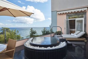 전신 트리트먼트, 핫스톤 마사지, 딥 티슈 마사지, 스웨덴식 마사지, 임산부 마사지, 타이 마사지