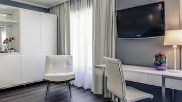 1 bedroom, down duvets, pillow-top beds, in-room safe