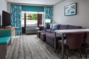 Suite, 1 Bedroom, Non Smoking | 1 bedroom, hypo-allergenic bedding, desk, laptop workspace