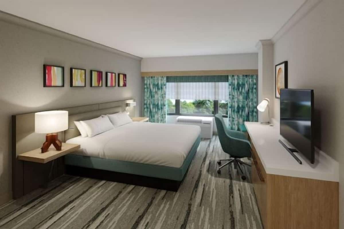 Allergikerbettwaren, Schreibtisch, laptopgeeigneter Arbeitsplatz