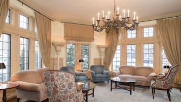 Sala de estar en el lobby
