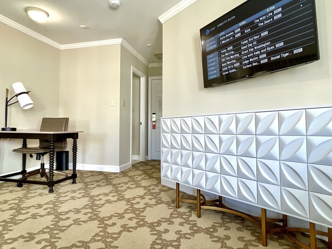 junior suite, 1 king bed | 1 bedroom, premium bedding, desk, laptop workspace