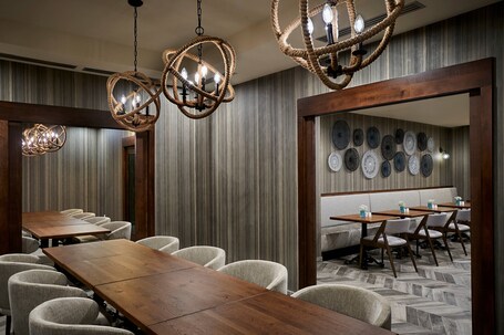 Delta Hotels by Marriott Toronto Mississauga - Image 48