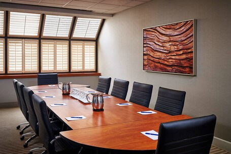 Delta Hotels by Marriott Toronto Mississauga - Image 31