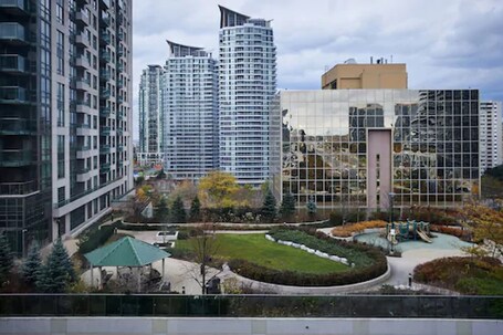 Delta Hotels by Marriott Toronto Mississauga - Image 14