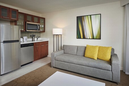 Delta Hotels by Marriott Toronto Mississauga - Image 40