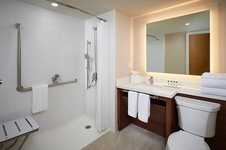 Delta Hotels by Marriott Toronto Mississauga - Image 24