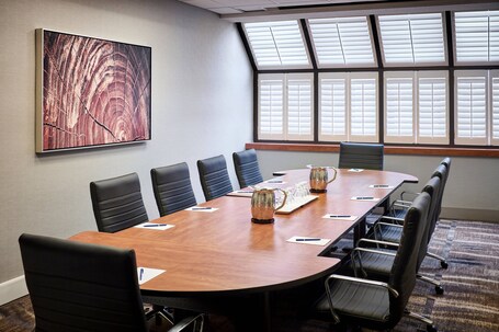 Delta Hotels by Marriott Toronto Mississauga - Image 32