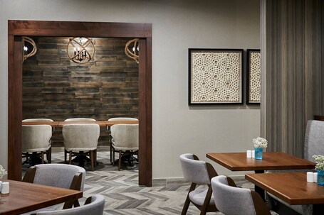 Delta Hotels by Marriott Toronto Mississauga - Image 49