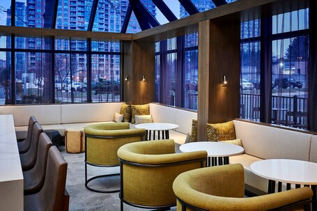 Delta Hotels by Marriott Toronto Mississauga - Image 18