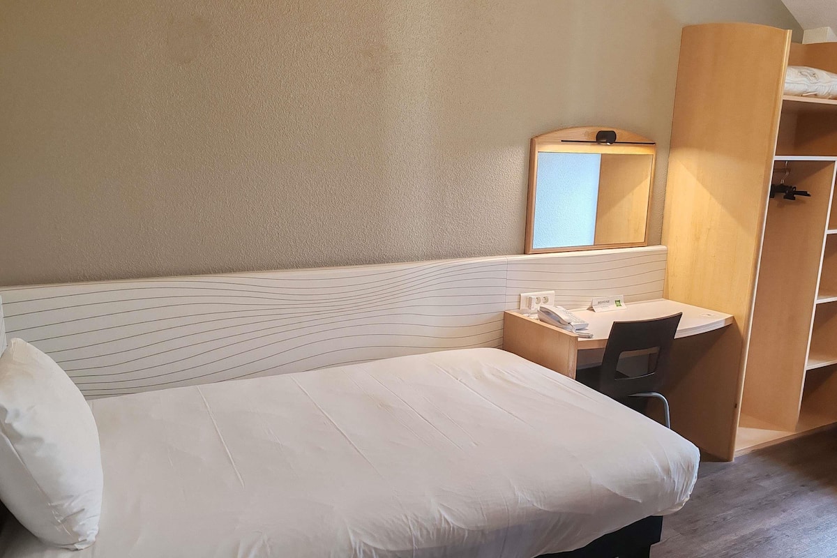 Chambre Standard, 1 lit jumeau | Literie de qualité, bureau, système d’insonorisation